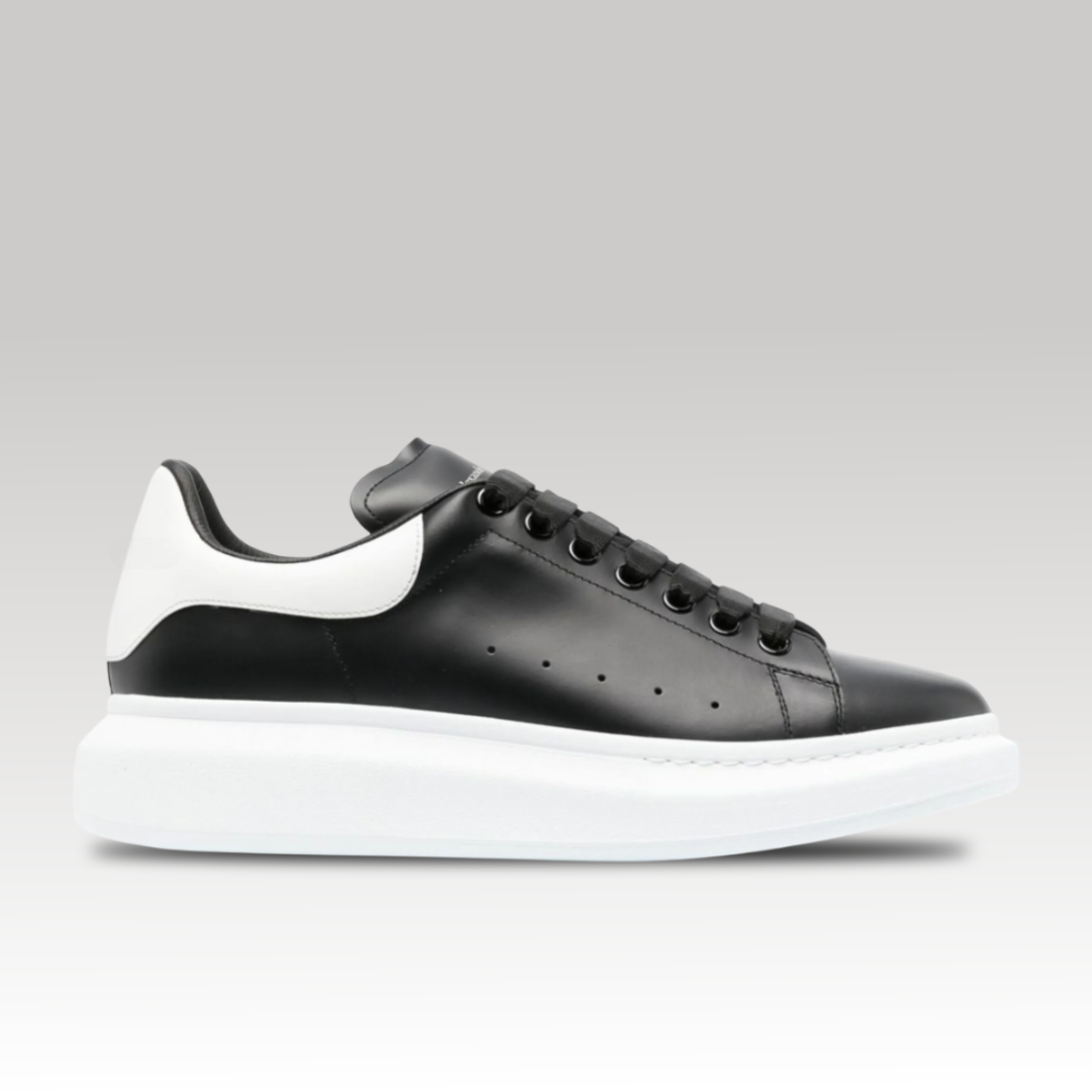 Casual Sneaker Black & White