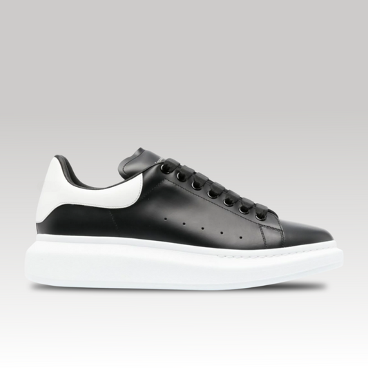 Casual Sneaker Black & White