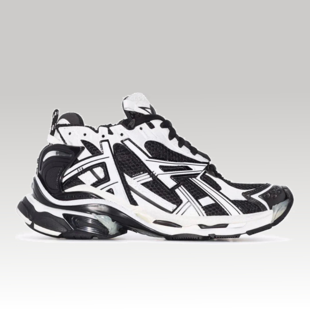 Runner Sneaker Black & White
