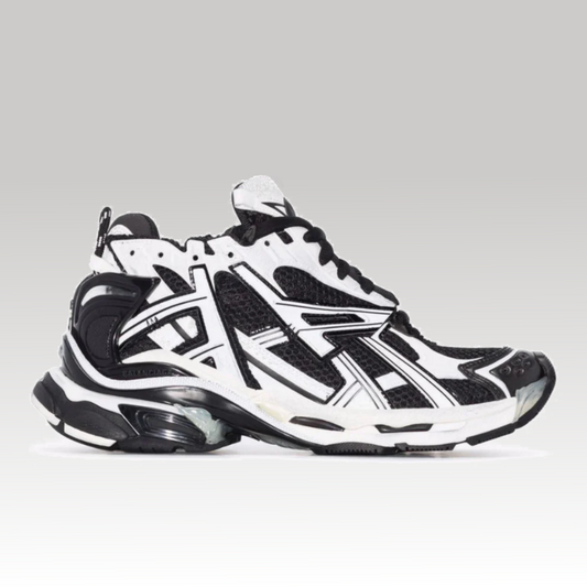 Runner Sneaker Black & White